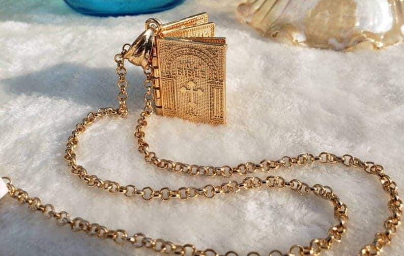 BIBLE-NECKLACE-3